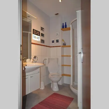 Cosy Apt In A Quiet Neighbourhood *